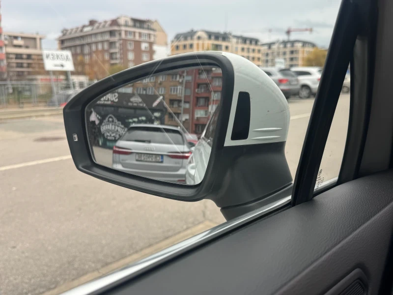 VW Tiguan, снимка 14 - Автомобили и джипове - 52923079
