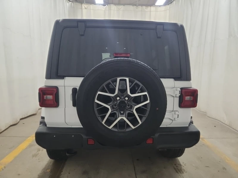 Jeep Wrangler * SAHARA * CARFAX * БЕЗ ПЪРВОНАЧАЛНА ВНОСКА, снимка 6 - Автомобили и джипове - 52929560