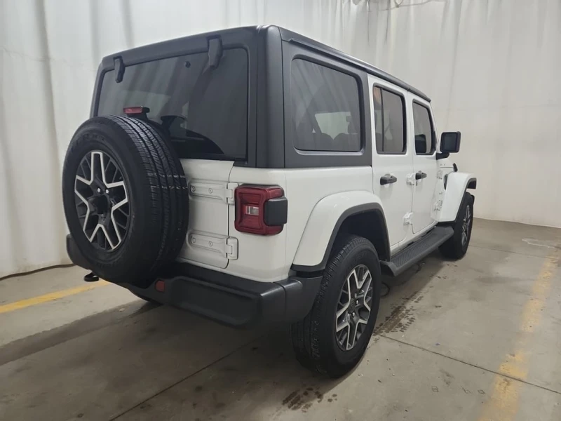Jeep Wrangler * SAHARA * CARFAX * БЕЗ ПЪРВОНАЧАЛНА ВНОСКА, снимка 3 - Автомобили и джипове - 52929560