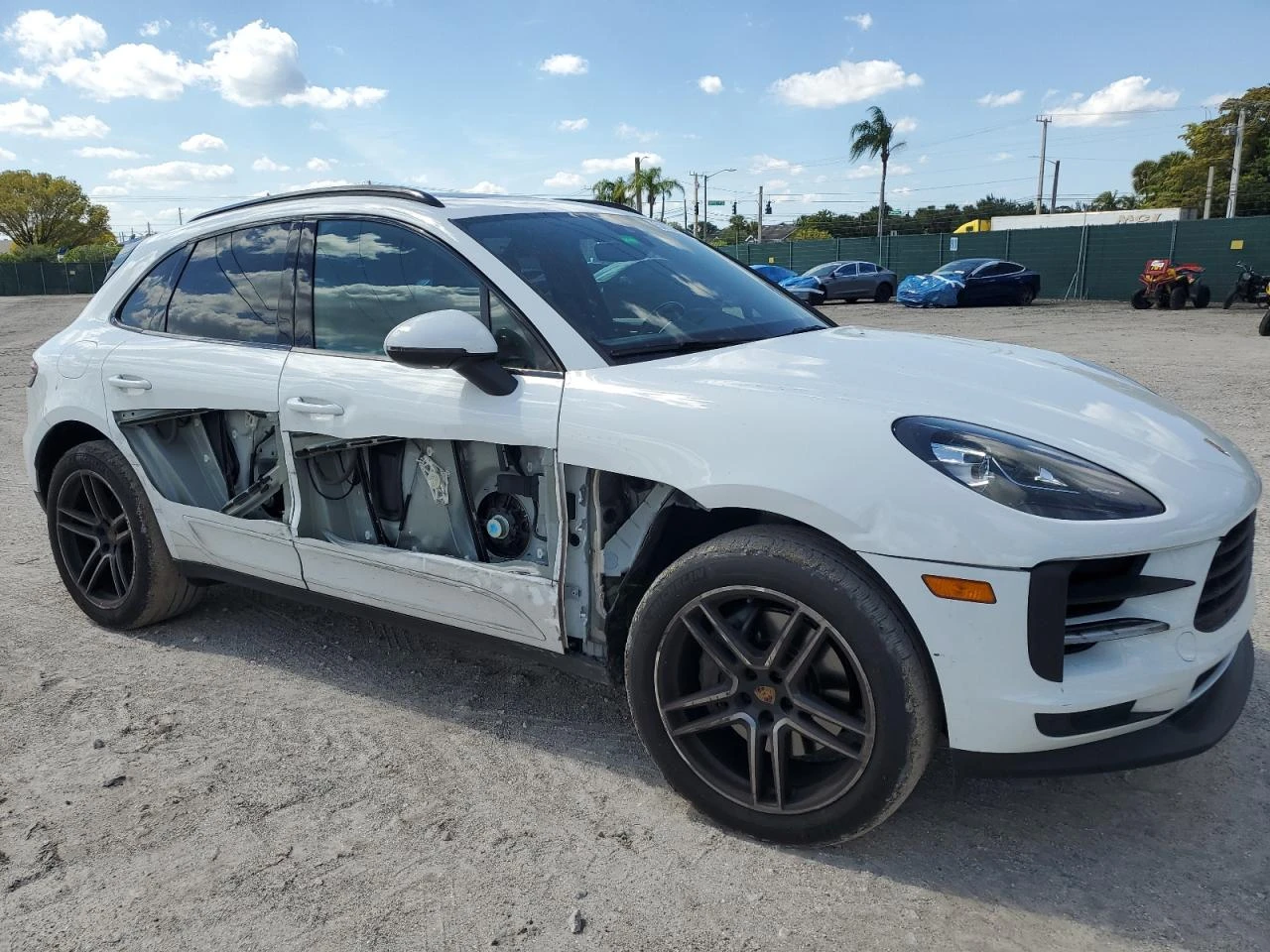 Porsche Macan S AWD * Възможност за Лизинг - изображение 4