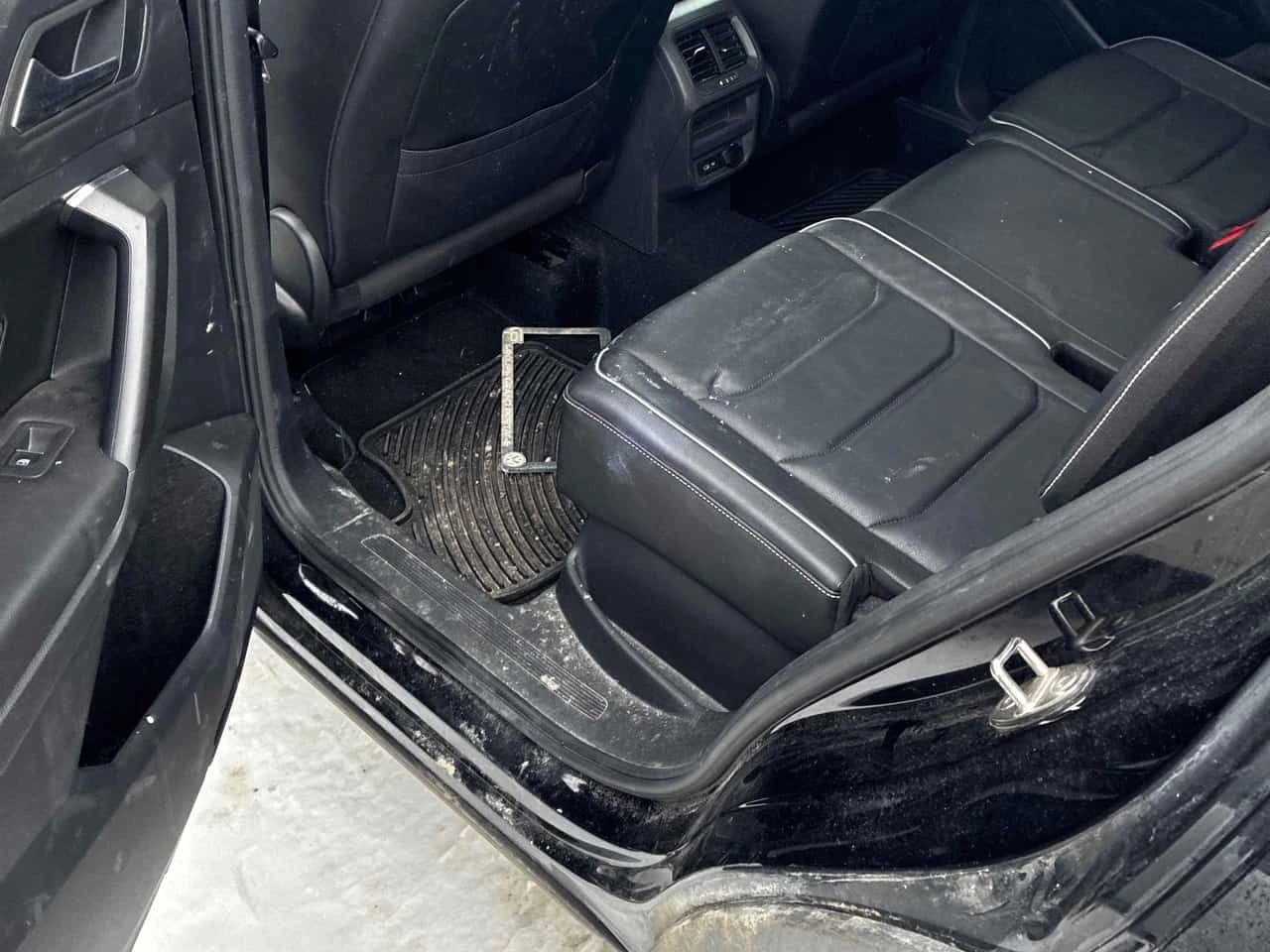 VW Tiguan Highline /CARFAX/ НАВИ/ПОДГРЕВ/КОЖА/4Х4/КЛИП - изображение 10