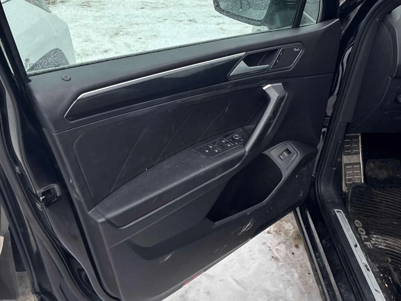 VW Tiguan Highline /CARFAX/ НАВИ/ПОДГРЕВ/КОЖА/4Х4/КЛИП - изображение 9