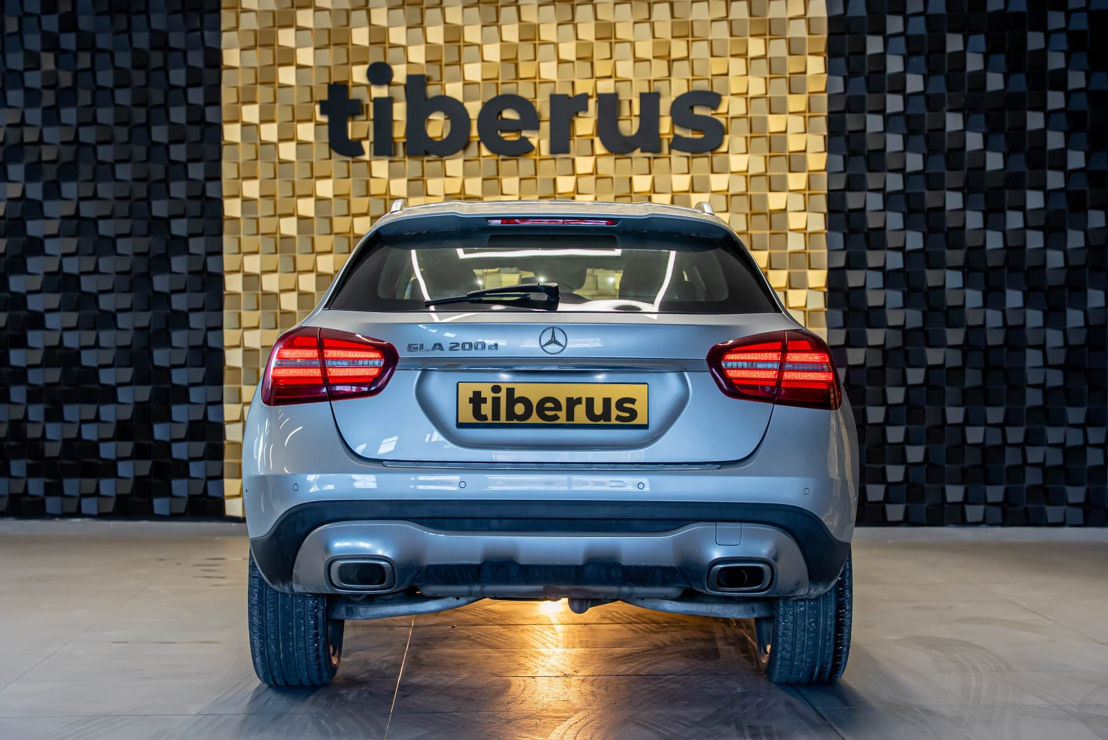 Mercedes-Benz GLA 200 D Aitomatic, снимка 4 - Автомобили и джипове - 53719893