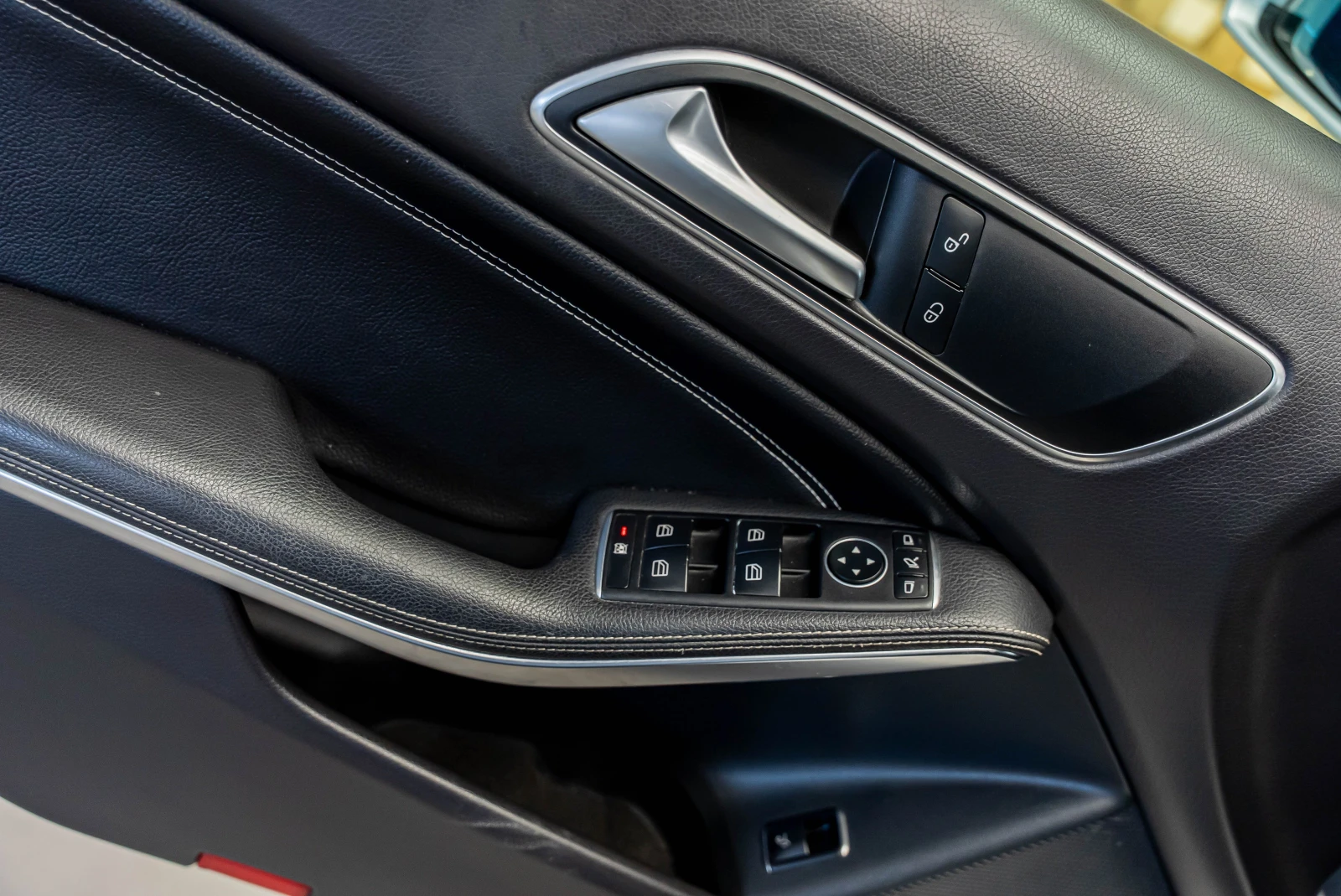 Mercedes-Benz GLA 200 D Aitomatic, снимка 7 - Автомобили и джипове - 53719893