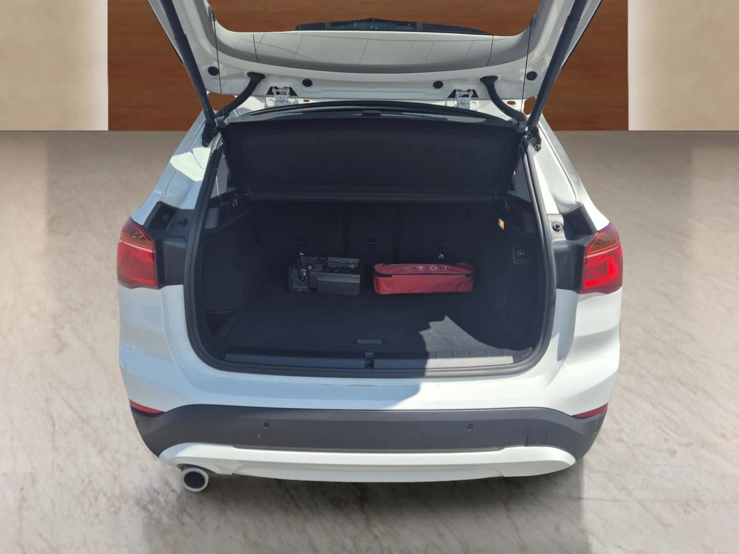 BMW X1 1.5 i, снимка 12 - Автомобили и джипове - 54795654
