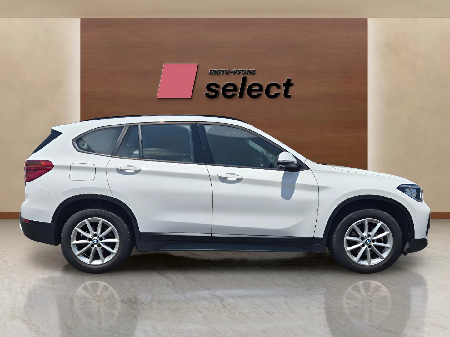 BMW X1 1.5 i, снимка 4 - Автомобили и джипове - 54795654