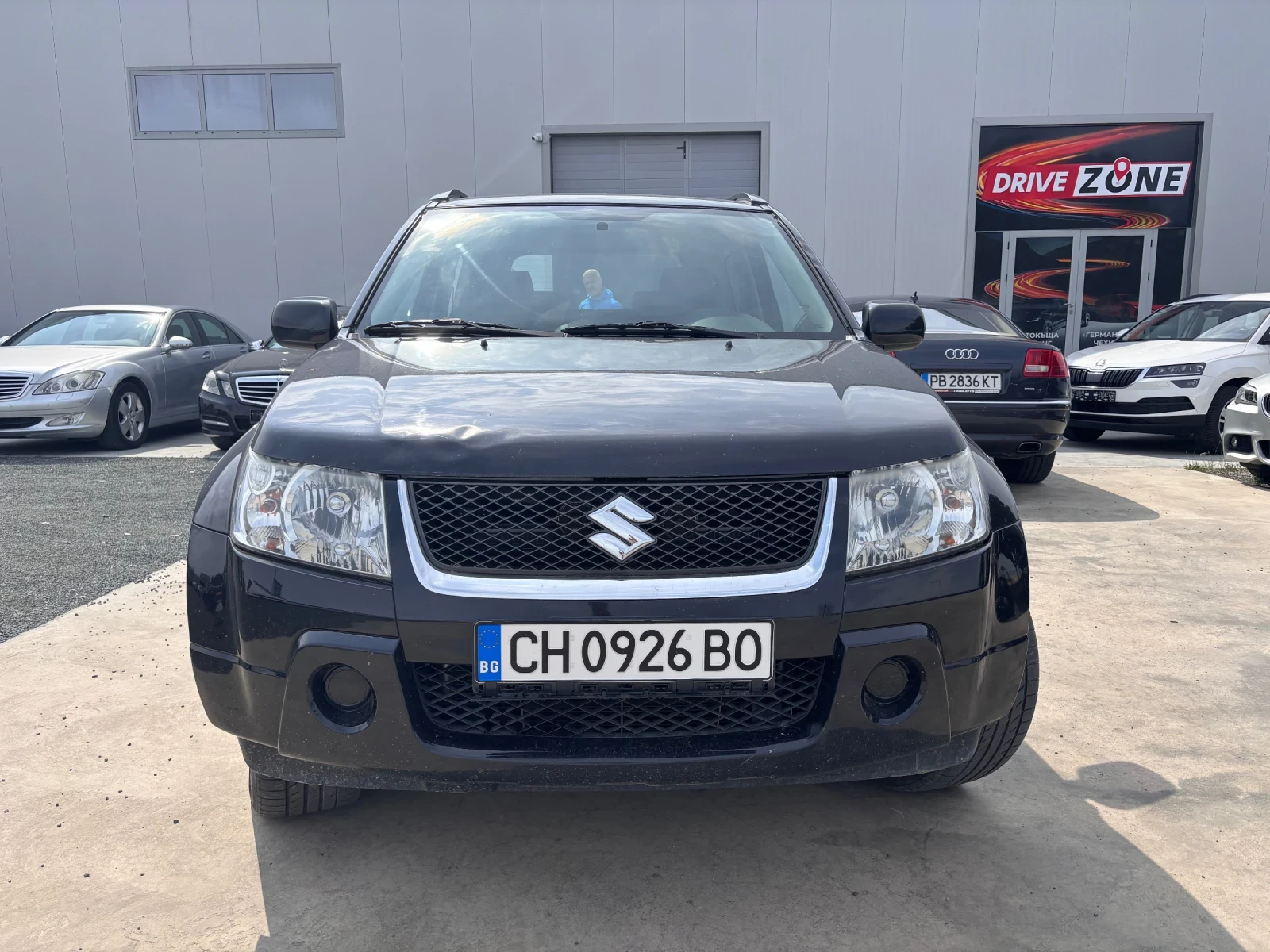 Suzuki Vitara 1.6 Бензин, снимка 2 - Автомобили и джипове - 54878783