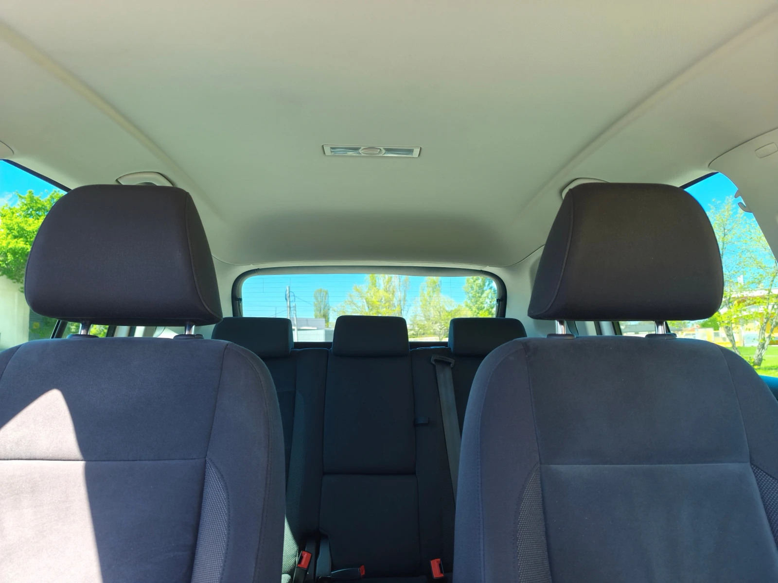 VW Tiguan 2.0 TDI (140 к.с.) Sport&Style | DSG | 2011 г. , снимка 16 - Автомобили и джипове - 55269083
