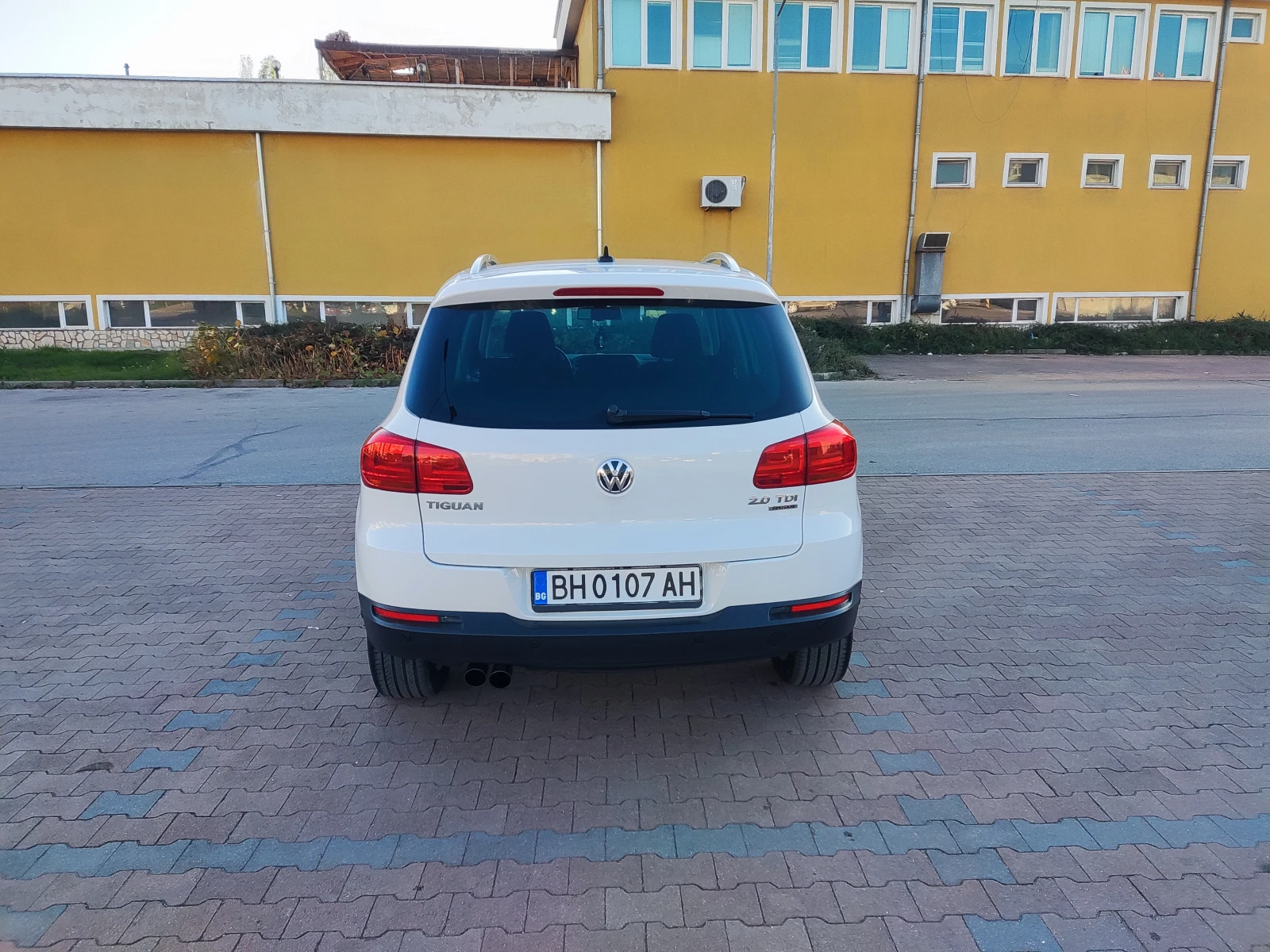 VW Tiguan 2.0 TDI (140 к.с.) Sport&Style | DSG | 2011 г. , снимка 7 - Автомобили и джипове - 55269083