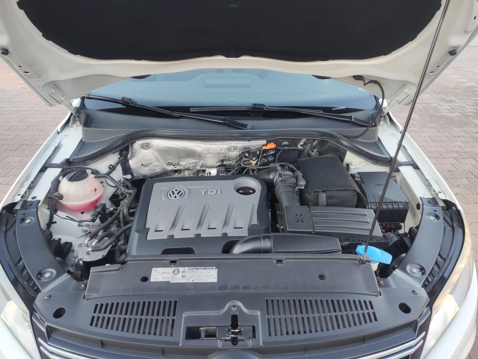 VW Tiguan 2.0 TDI (140 к.с.) Sport&Style | DSG | 2011 г. , снимка 11 - Автомобили и джипове - 55269083