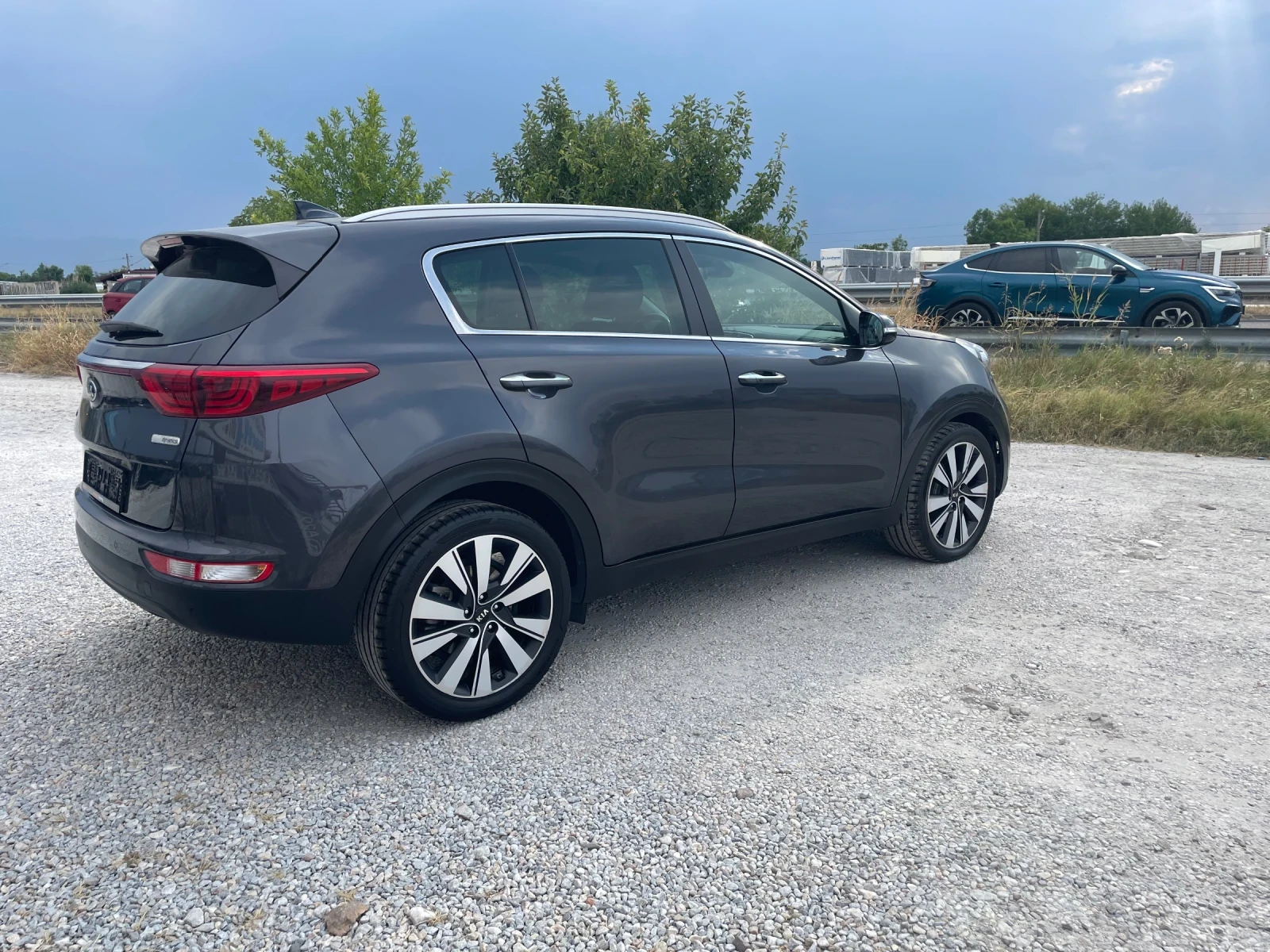 Kia Sportage, снимка 7 - Автомобили и джипове - 55790461