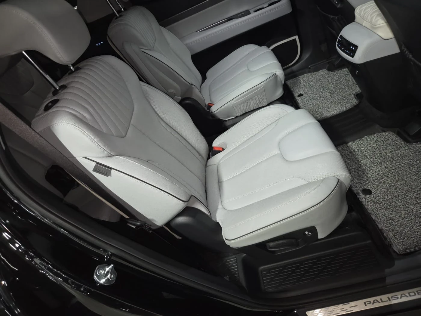 Hyundai Palisade Black Edition 4x4 Htrac 6+ 1 Регистриран в БГ, снимка 11 - Автомобили и джипове - 56216008