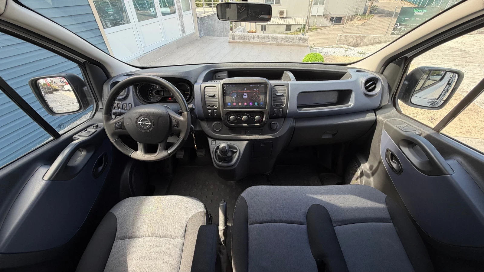 Opel Vivaro, снимка 8 - Бусове и автобуси - 56164195