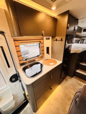 Кемпер HYMER / ERIBA 4X4 MEDCEDES 3500 кг., снимка 12