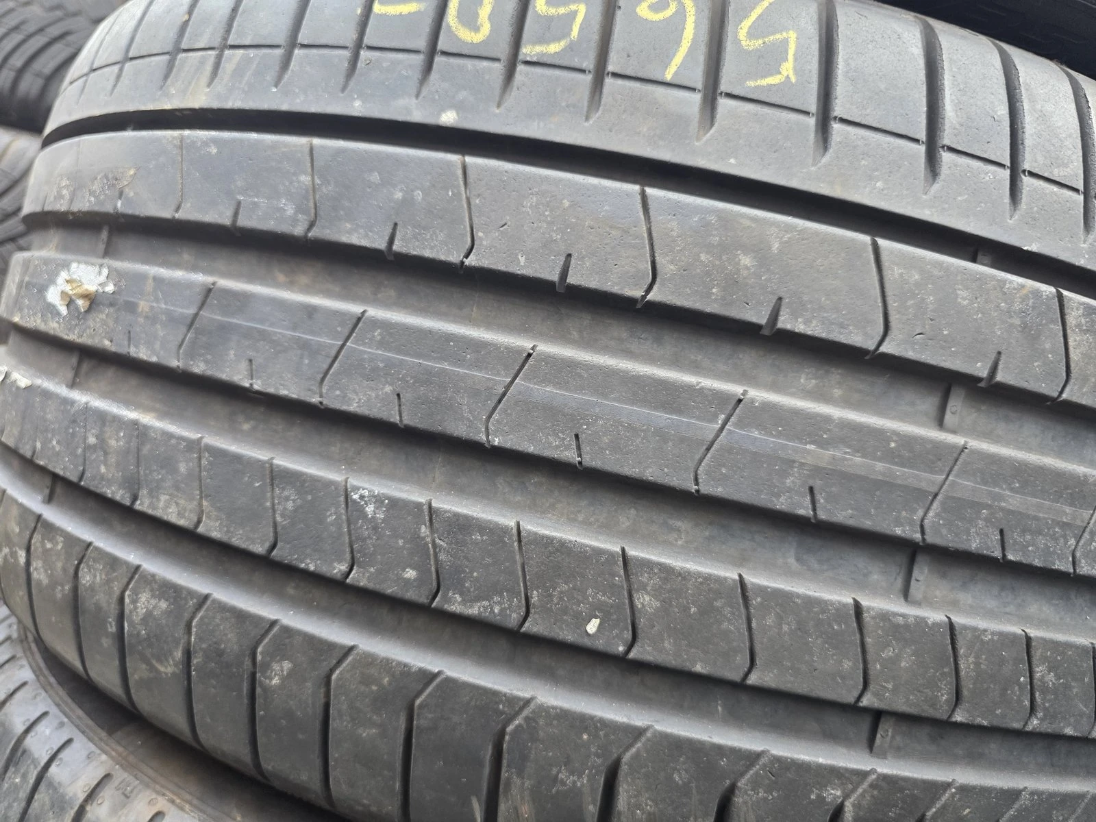 Гуми Летни 255/35R21