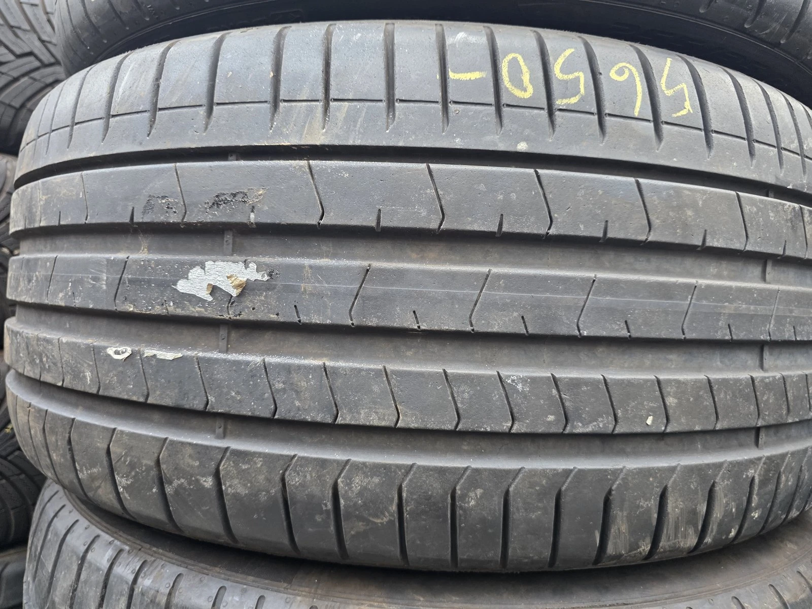 Гуми Летни 255/35R21, снимка 6 - Гуми и джанти - 56731057
