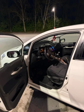 Toyota Auris, снимка 7