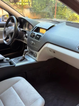 Mercedes-Benz C 180, снимка 10