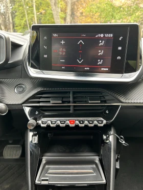 Обява за продажба на Peugeot 208 Allure 1.2 Puretech 130 EAT8 2020 ~32 000 лв. - изображение 8 | Auto.bg Обява за продажба на Peugeot 208 Allure 1.2 Puretech 130 EAT8 2020 ~32 000 лв. - изображение 8
