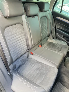 VW Passat 2.0 TDI Elegance | Сервизна история/DIGITAL/MATRIX, снимка 16