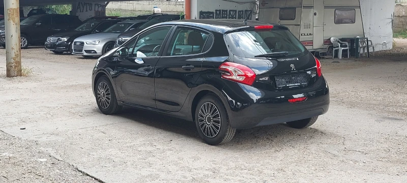 Peugeot 208 1.2 vti 115000km , снимка 13 - Автомобили и джипове - 37772128