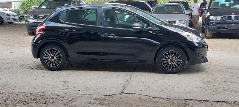 Peugeot 208 1.2 vti 115000km , снимка 10 - Автомобили и джипове - 37772128