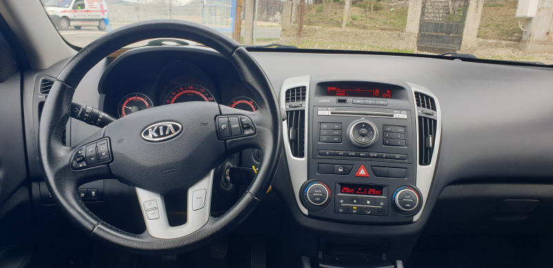 Kia Ceed 1.6d, снимка 10 - Автомобили и джипове - 46321253