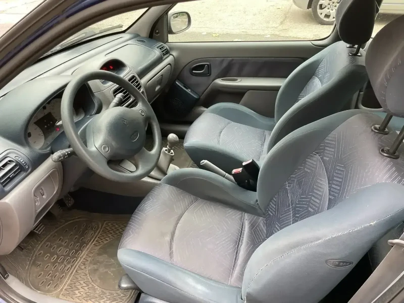 Renault Clio 1.2 16 V, снимка 5 - Автомобили и джипове - 48175477