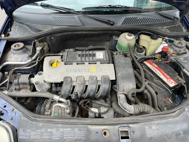 Renault Clio 1.2 16 V, снимка 11 - Автомобили и джипове - 48175477