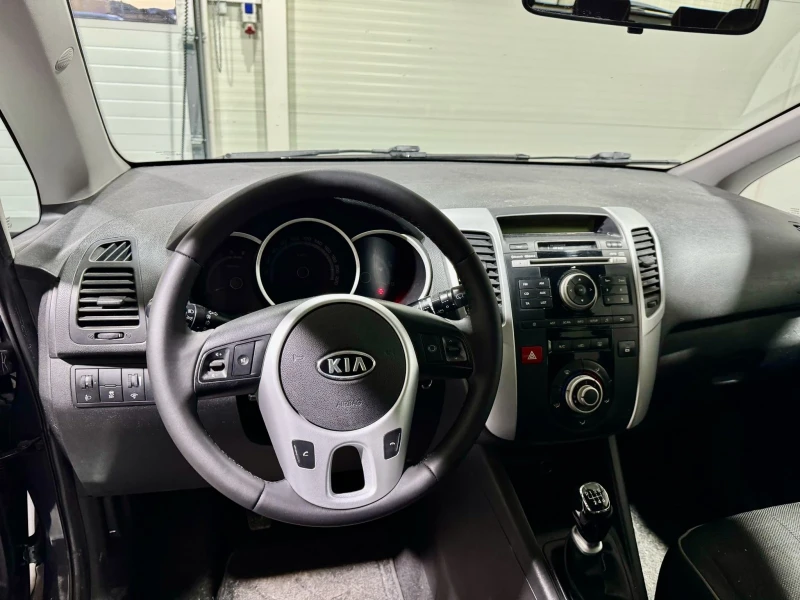 Kia Venga 1.4 D, снимка 8 - Автомобили и джипове - 49405924