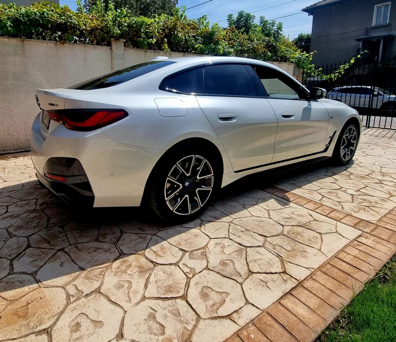 BMW i4 eDrive35 Гран Купе М-пакет, снимка 4 - Автомобили и джипове - 52190842