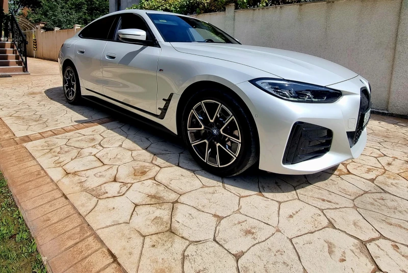 BMW i4 eDrive35 Гран Купе М-пакет, снимка 5 - Автомобили и джипове - 52190842
