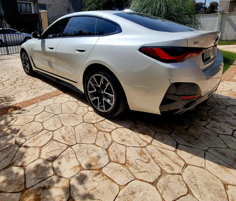 BMW i4 eDrive35 Гран Купе М-пакет, снимка 8 - Автомобили и джипове - 52190842