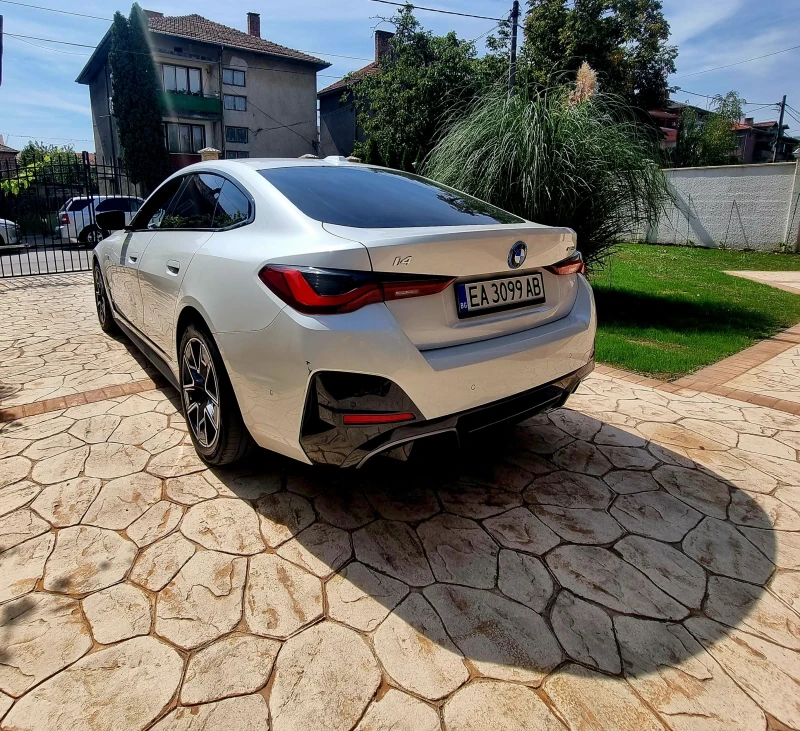 BMW i4 eDrive35 Гран Купе М-пакет, снимка 9 - Автомобили и джипове - 52190842