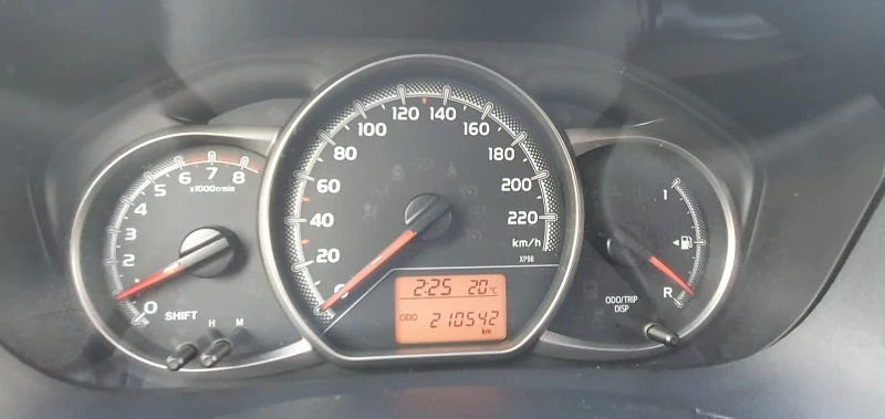 Toyota Yaris, снимка 7 - Автомобили и джипове - 51684186