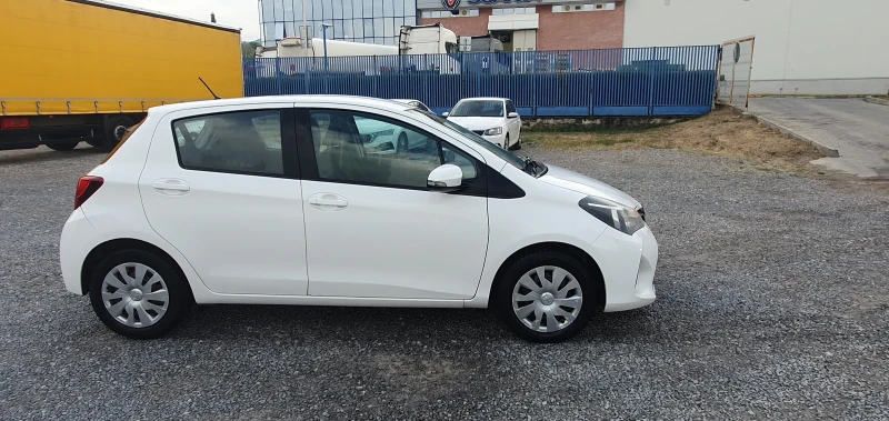 Toyota Yaris, снимка 12 - Автомобили и джипове - 51684186