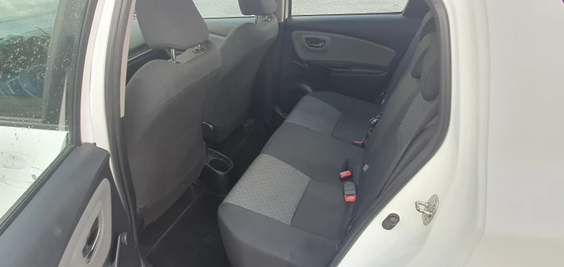 Toyota Yaris, снимка 5 - Автомобили и джипове - 51684186