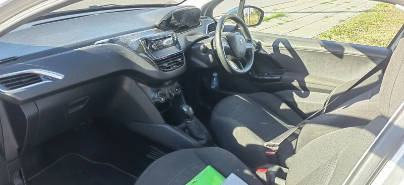 Peugeot 208 1.2, снимка 3 - Автомобили и джипове - 52086512