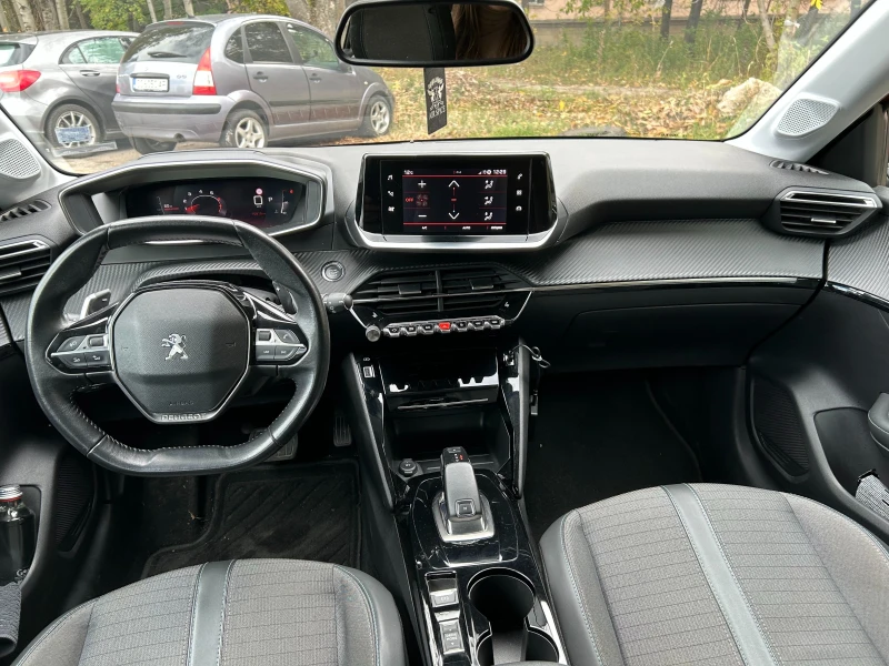 Peugeot 208 Allure 1.2 Puretech 130 EAT8 2020, снимка 8 - Автомобили и джипове - 52383659