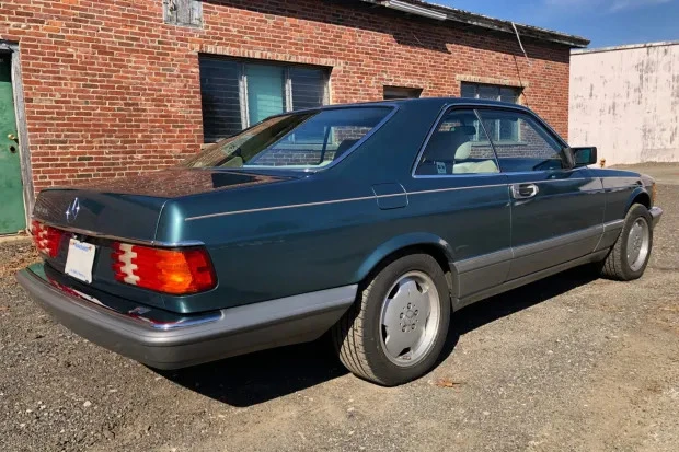 Mercedes-Benz 560 SEC, снимка 2 - Автомобили и джипове - 46980765