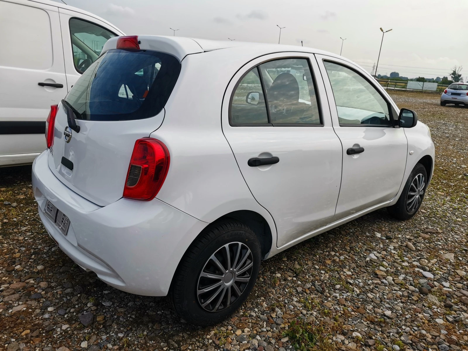 Nissan Micra  1.2 i - изображение 4