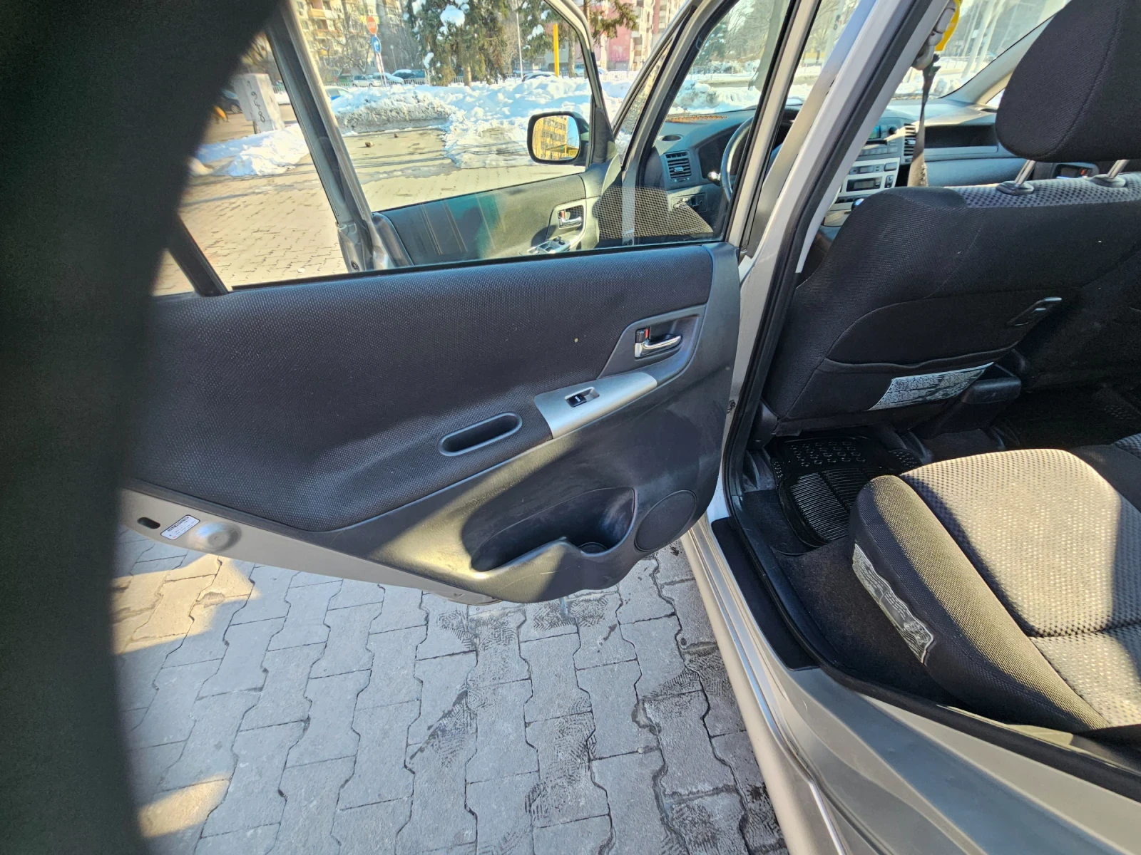Toyota Corolla verso  - изображение 10