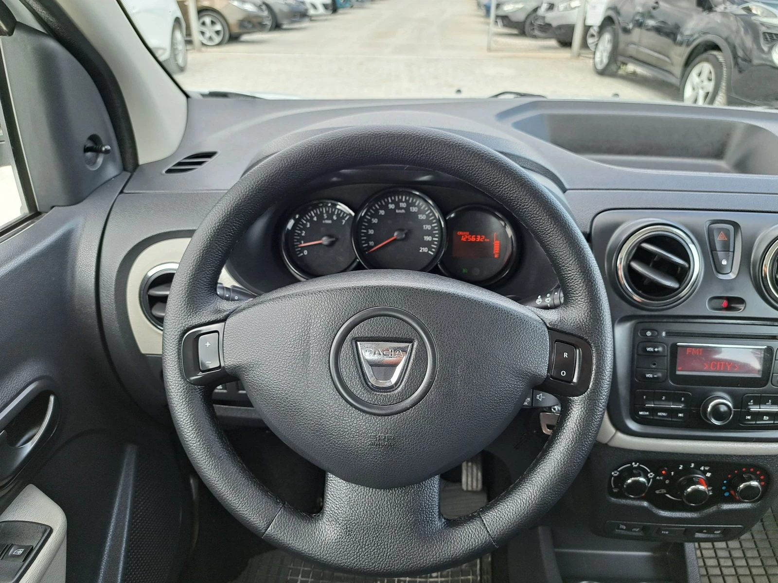 Dacia Lodgy 1.6i/ГАЗ/7места/125хкм/КЛИМА/2015г - изображение 9