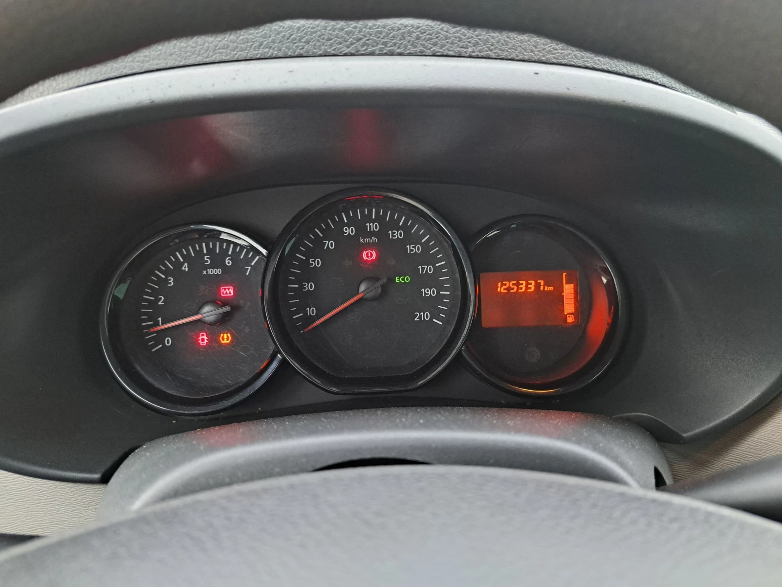 Dacia Lodgy 1.6i/6+ 1/ГАЗ/135хкм/КЛИМА/2015г - изображение 6