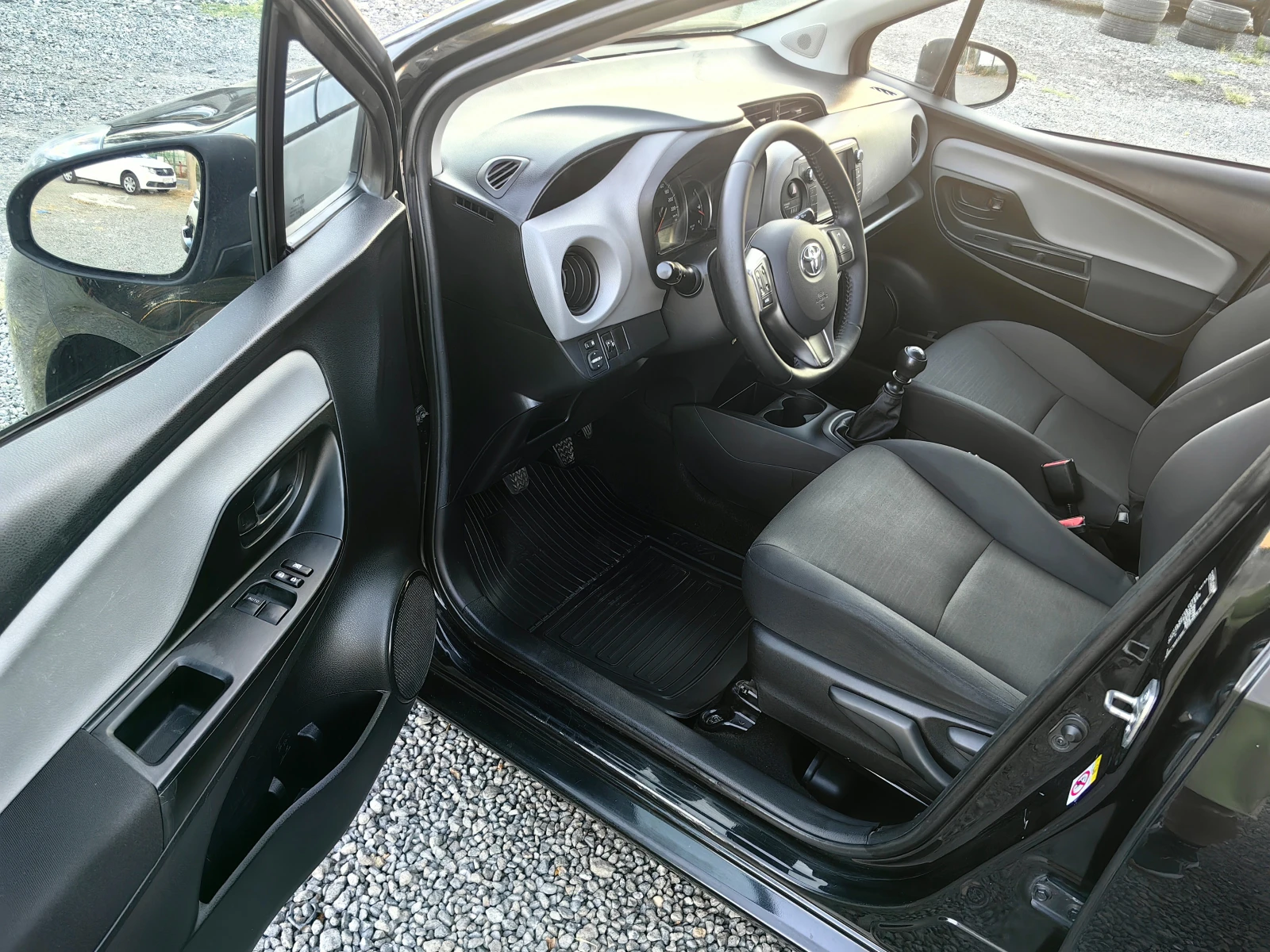 Toyota Yaris 1.33 i Face - изображение 9