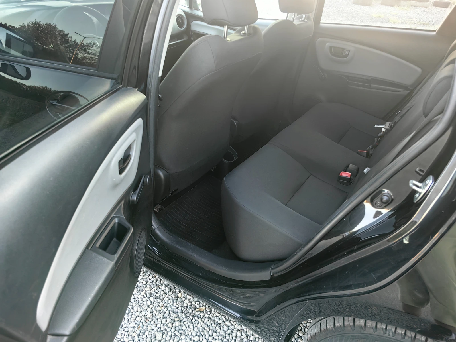 Toyota Yaris 1.33 i Face - изображение 8