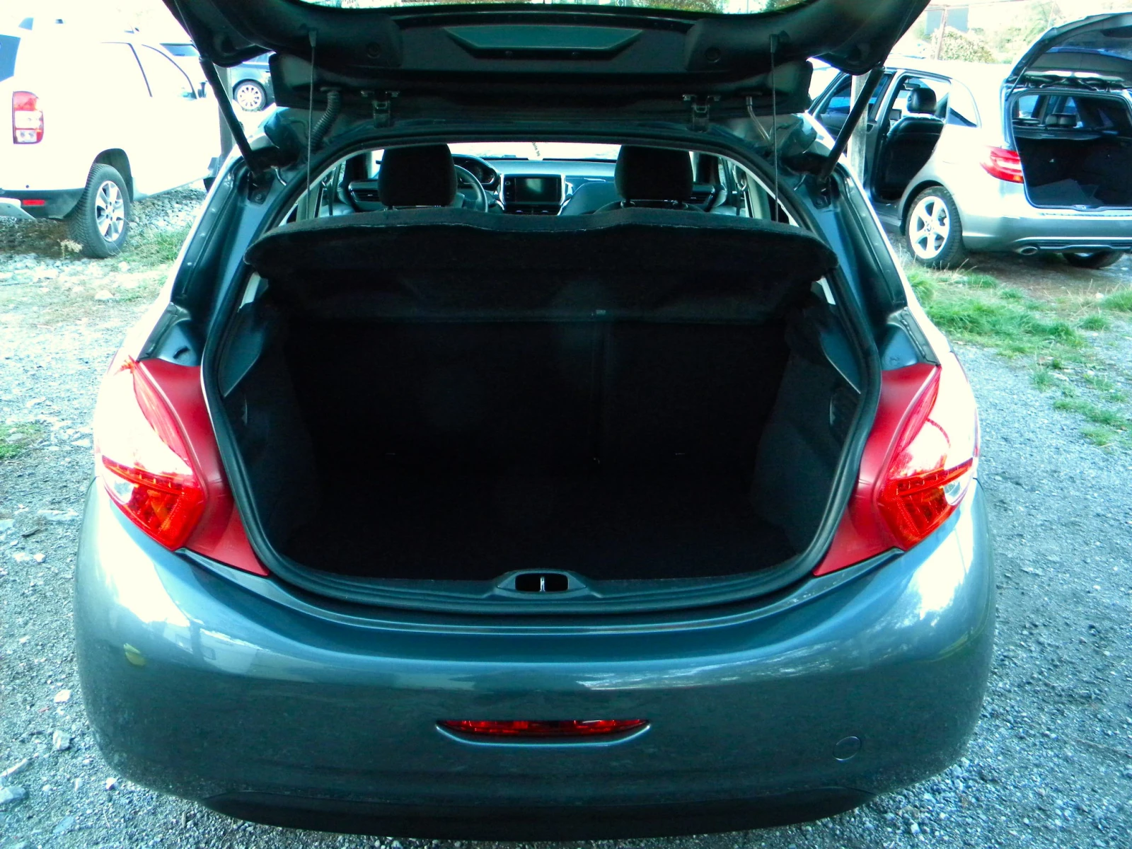 Peugeot 208 EURO5B* 1.2-135000km*  * EURO5B | Mobile.bg   8