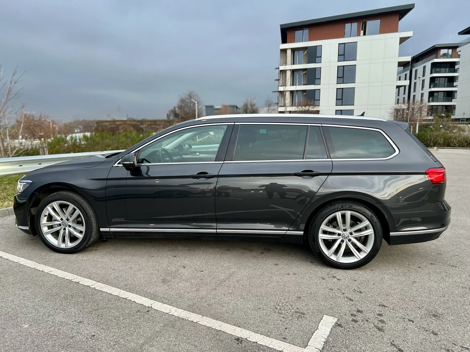 VW Passat 2.0 TDI Elegance | Сервизна история/DIGITAL/MATRIX - изображение 2