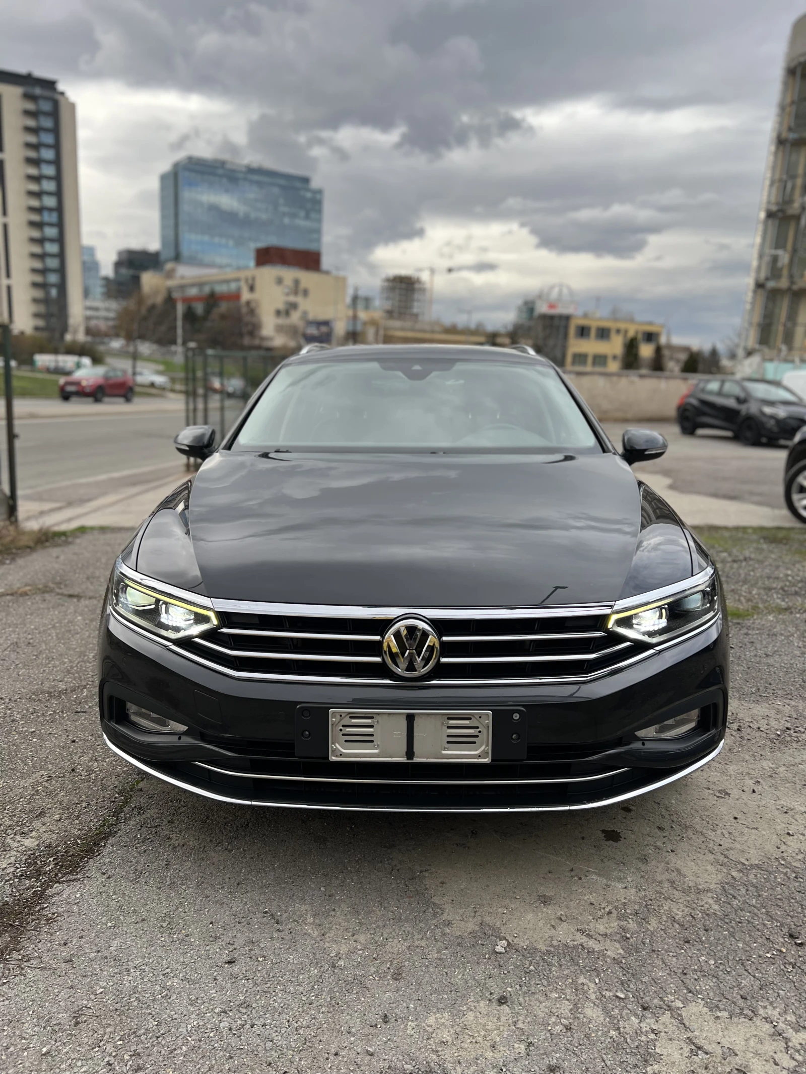 VW Passat 2.0 TDI Elegance | Сервизна история/DIGITAL/MATRIX - изображение 2