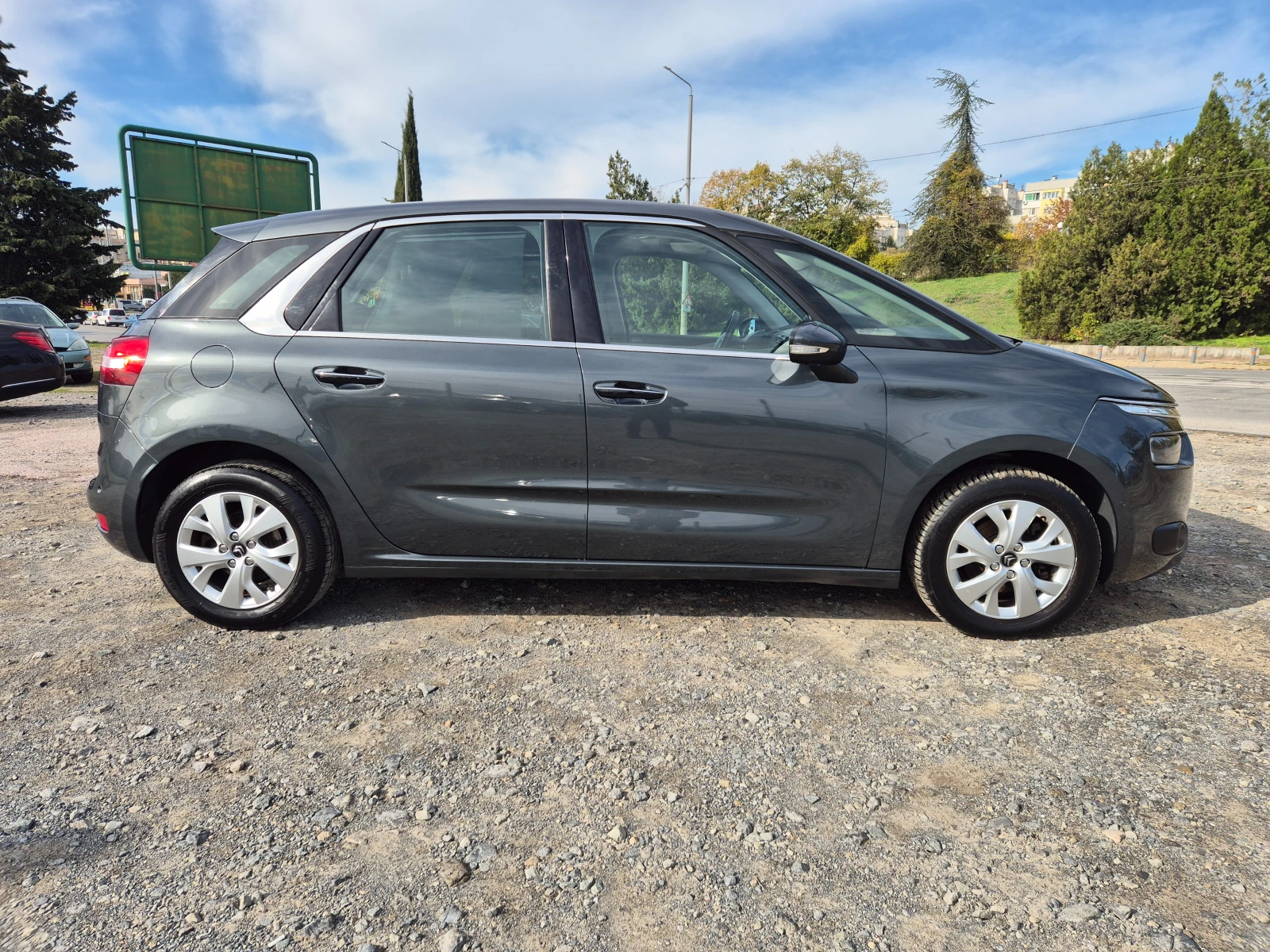 Citroen C4 Picasso 1.6HDI 115кс | Mobile.bg — изображение 6